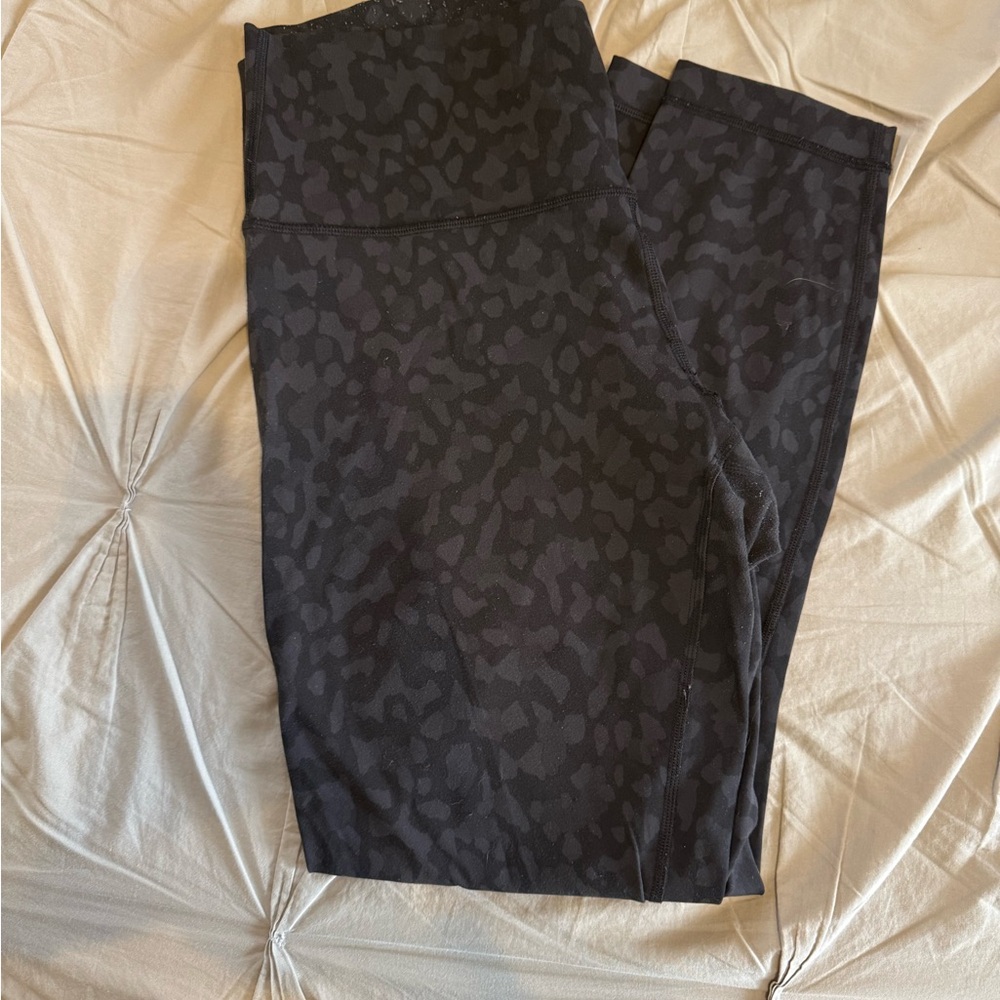 Lululemon wunder under Black Leopard Print Leggings